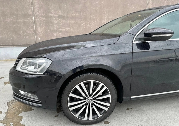 Volkswagen Passat cena 41900 przebieg: 200000, rok produkcji 2014 z Lublin małe 191